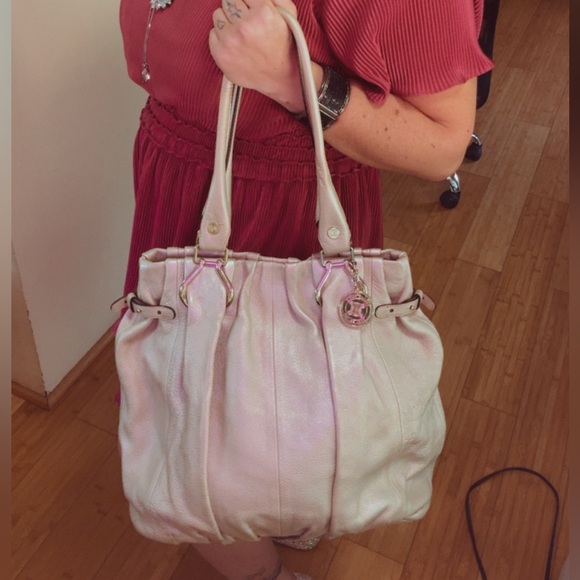 Authenticated Celine Elegant Gold Large Leather Women's Tote Bag with Duster COA - Picture 5 of 16